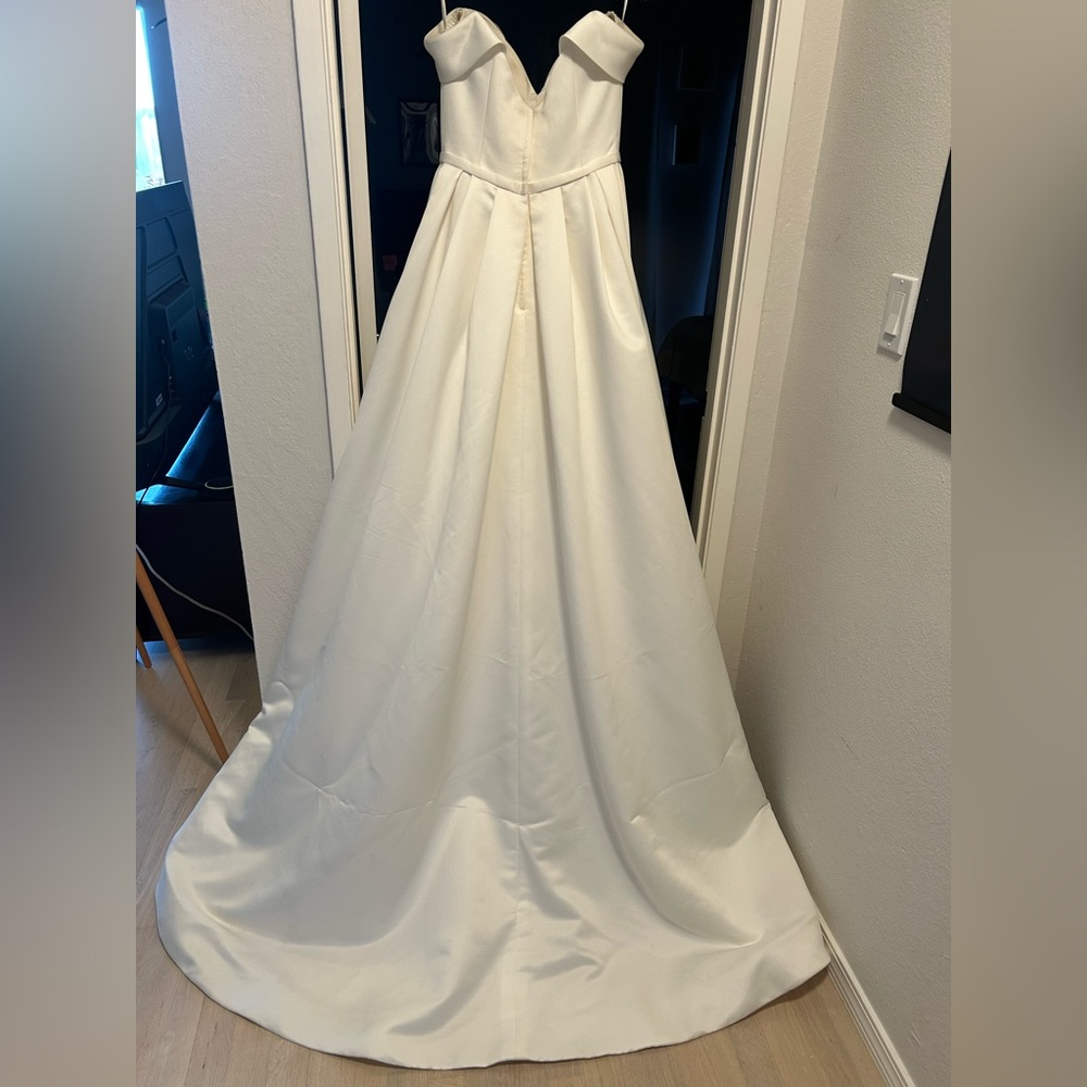 David's Bridal Elegant Cream Wedding Dress STYLE# WG3979 - Picture 3 of 9
